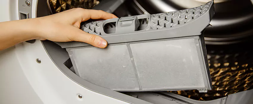 Signs Of A Clogged Dryer Lint Trap in Waterloo, Iowa
